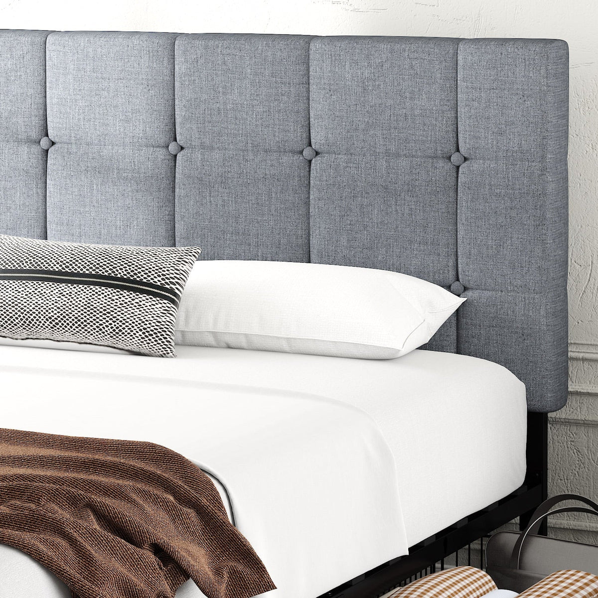 Queen Size Platform Bed Frame with Headboard and 4 Storage Drawers X154