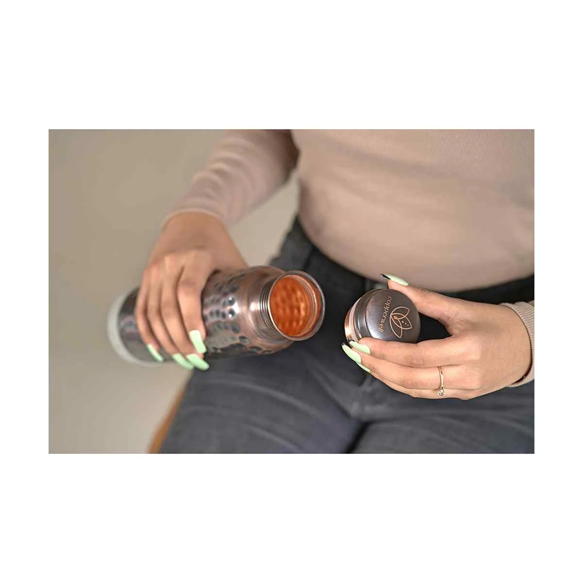 Hammered Copper Water Bottle (34oz) B2307