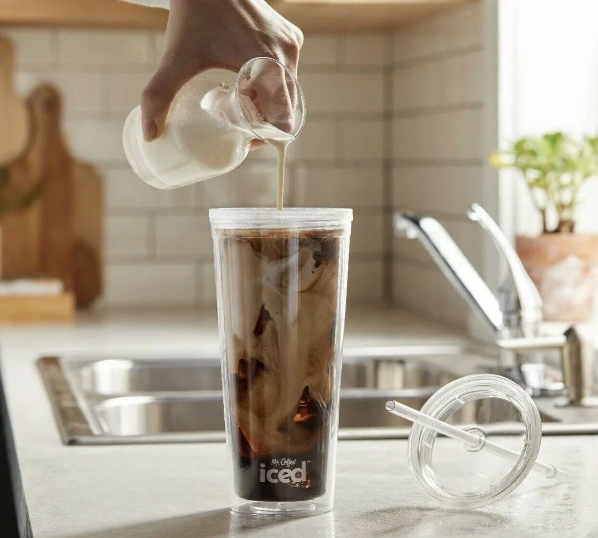Iced Coffee Maker with Reusable Tumbler and Coffee Filter A2018