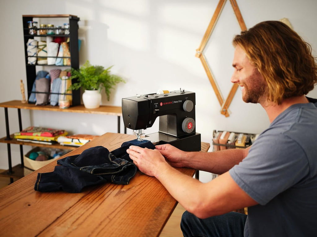 Black Sewing Machine O8074