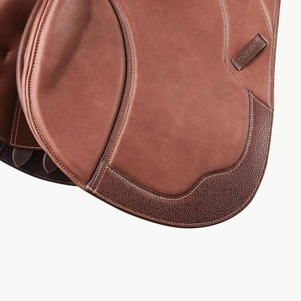 Brown Close Contact Saddle T20731