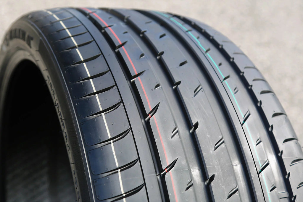 265/40R21 High Performance Tire T1589