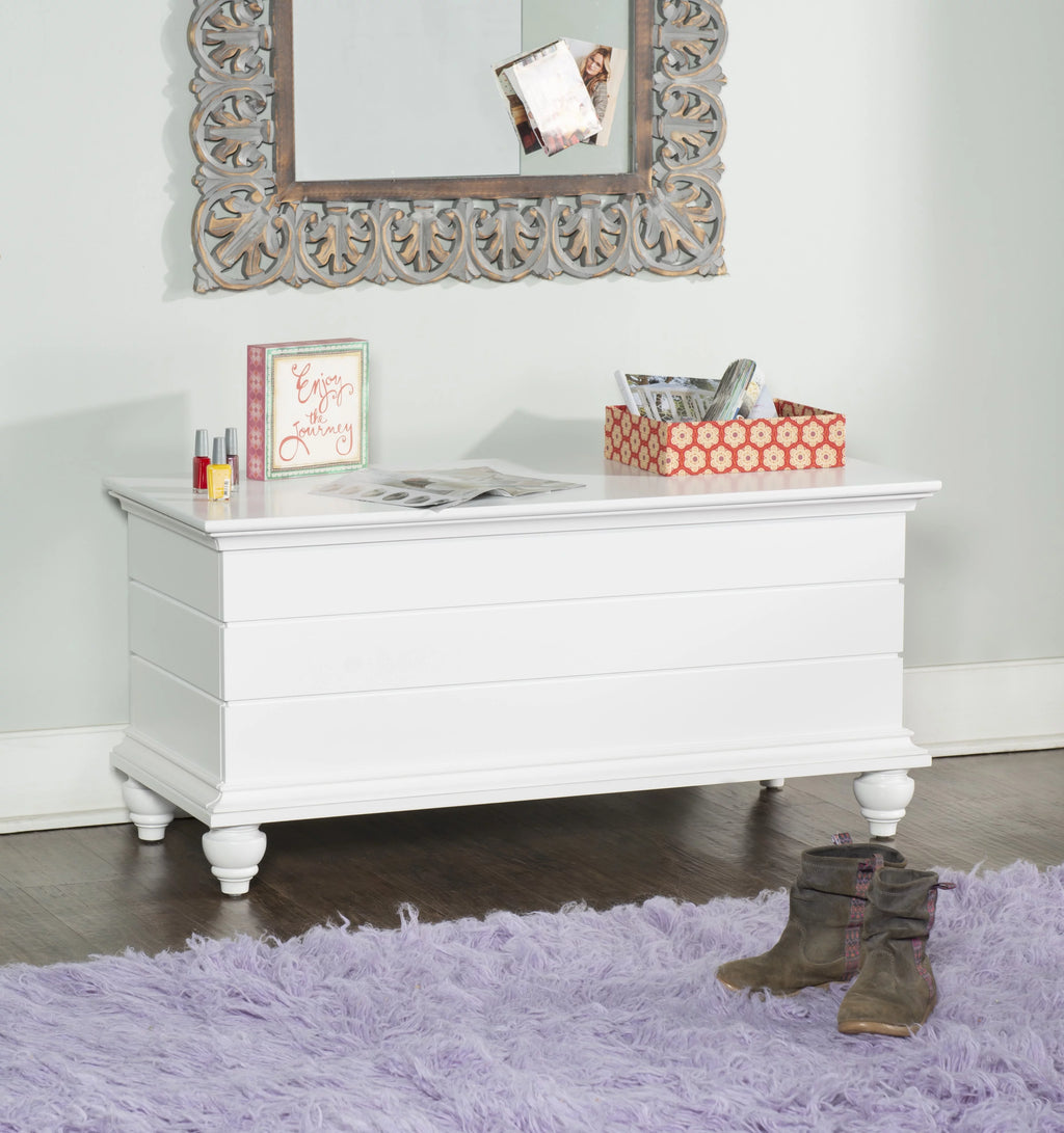 White Cedar Storage Chest T3977
