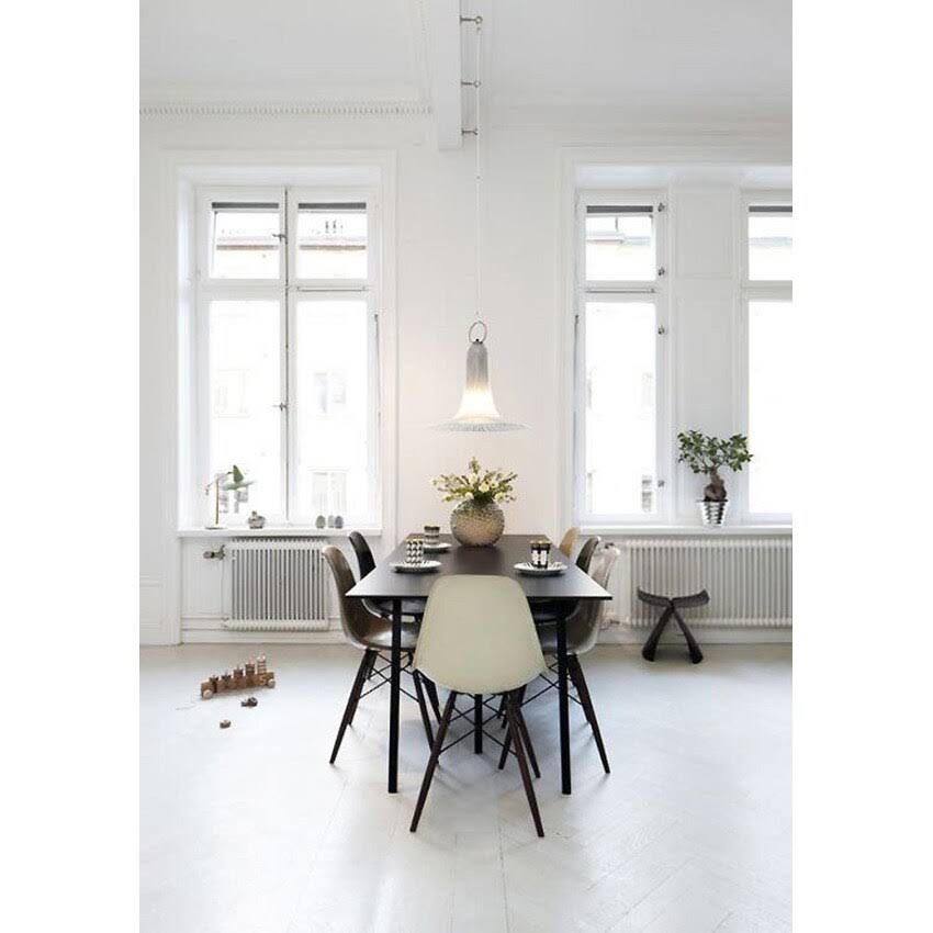 Set of 4 Dark Black Molded Plastic Armless Dining Chair with Wood Legs X181