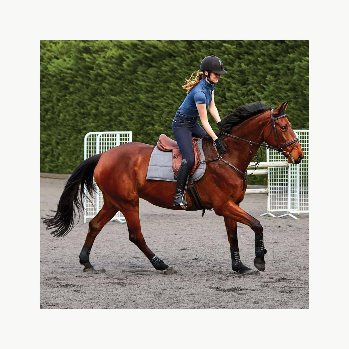 Brown Close Contact Saddle T20731