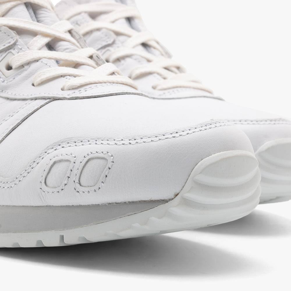 White Sneakers G77305