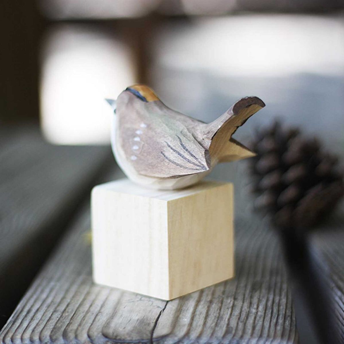 Golden-crowned Kinglet Figure Carving Hand-Made Decoration Miniature H8906