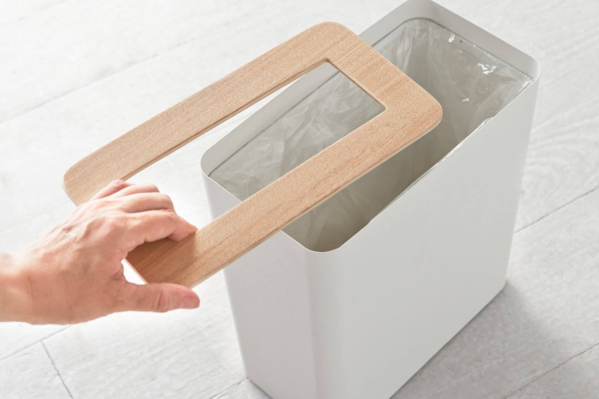 White Trash Can D544817
