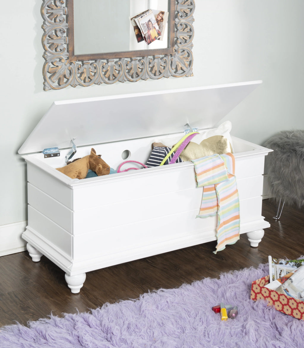 White Cedar Storage Chest T3977