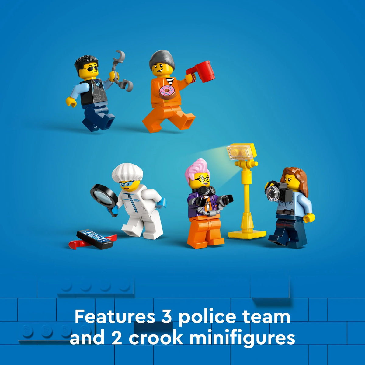 LEGO City Police Mobile Crime Lab Truck Toy with Quad Bike and 5 Minifigures Q995