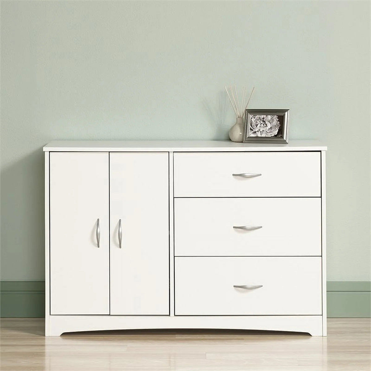 Engineered Wood 3-Drawer Dresser in Soft White G7741